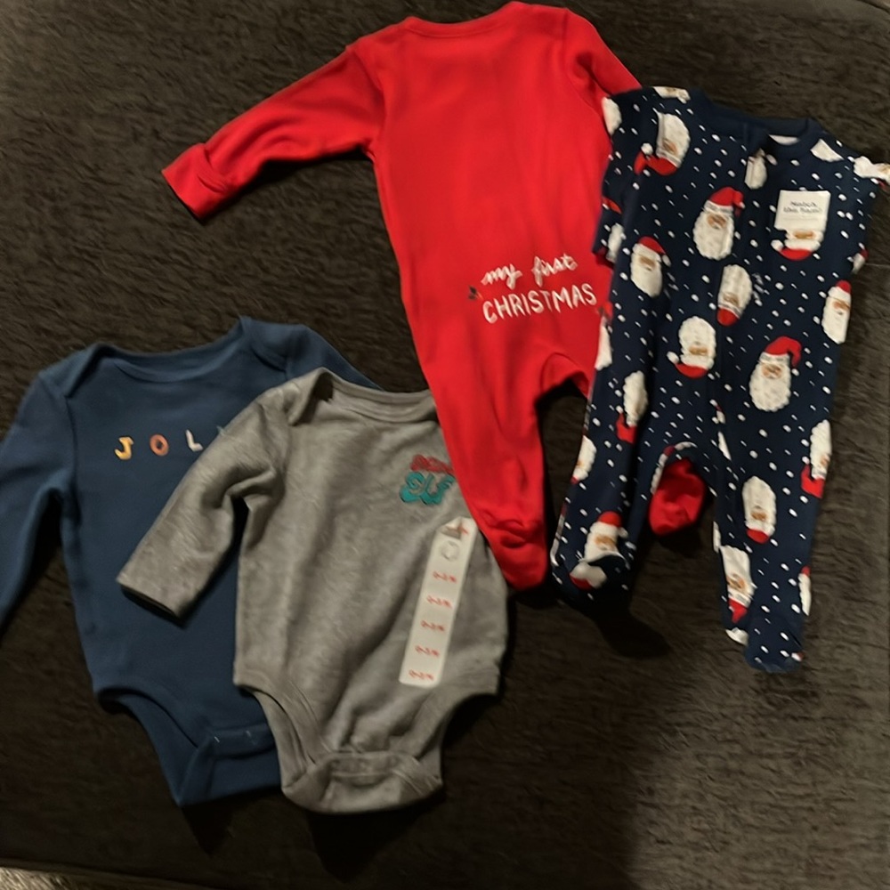 Christmas onesie/pj lot 0-3 months